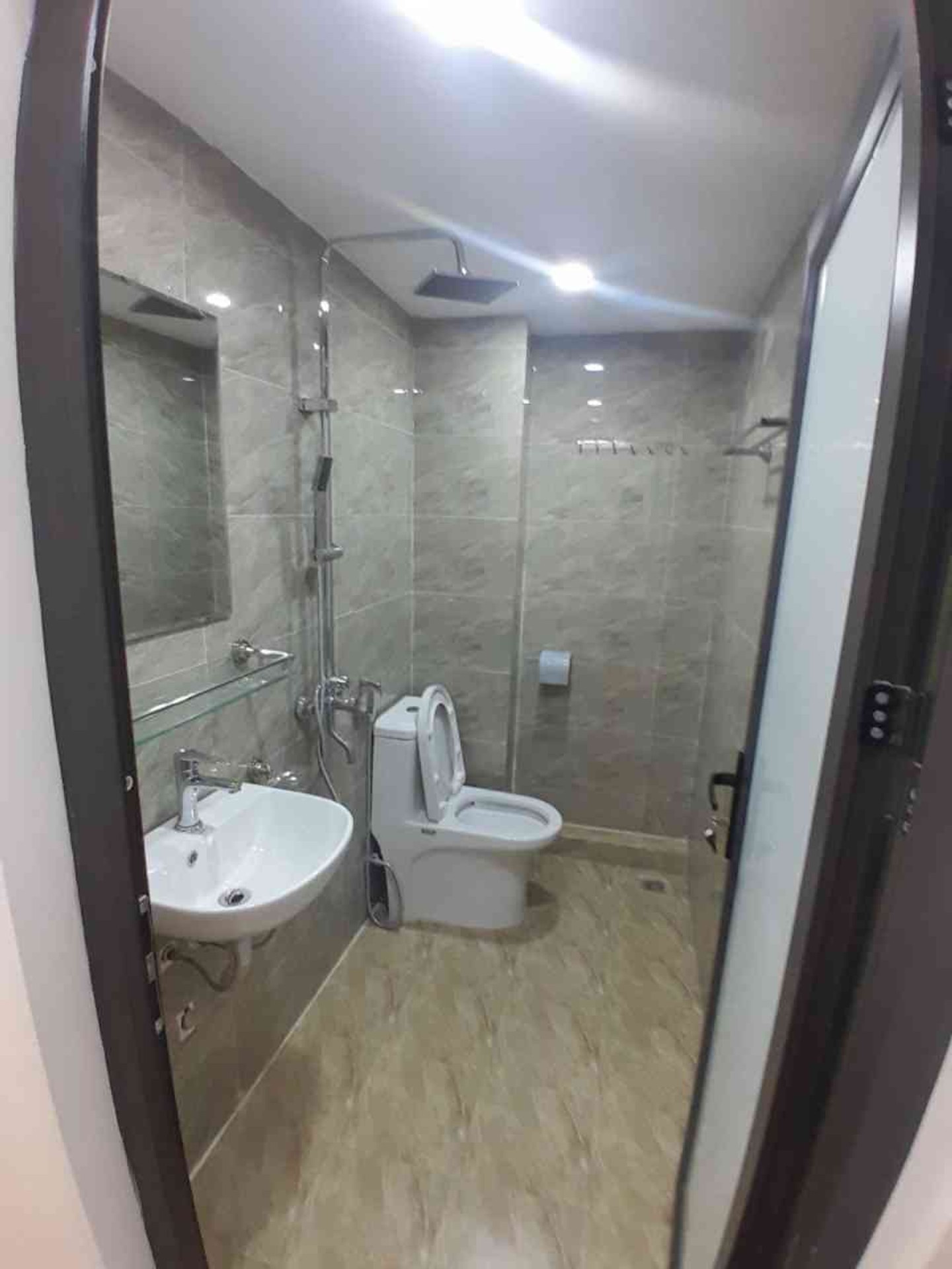 Bán nhà Hòa Bình 7 - diện tích 43m2 4 tầng - Căn nhà đẹp trong ngõ - giá 8,98 tỷ