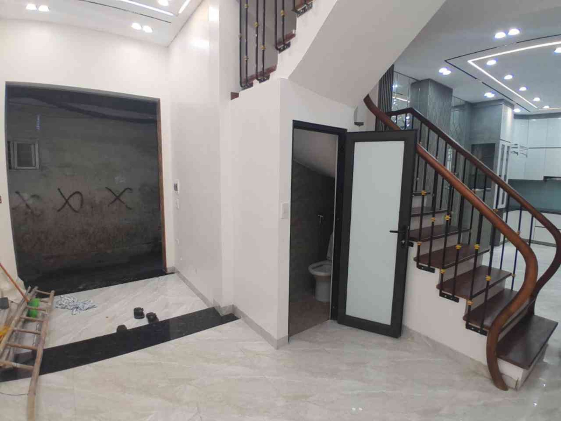 Bán nhà Hòa Bình 7 - diện tích 43m2 4 tầng - Căn nhà đẹp trong ngõ - giá 8,98 tỷ