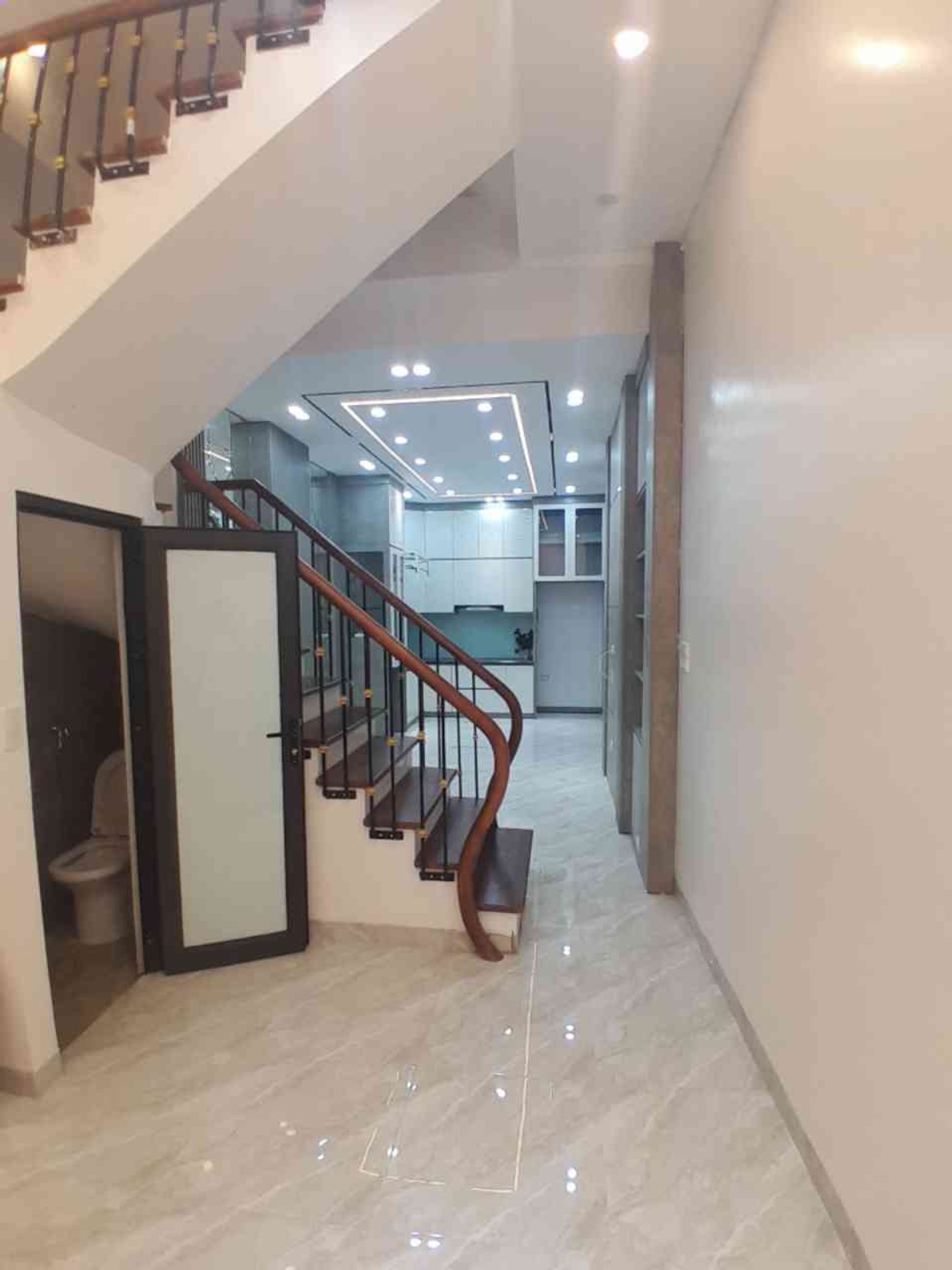 Bán nhà Hòa Bình 7 - diện tích 43m2 4 tầng - Căn nhà đẹp trong ngõ - giá 8,98 tỷ