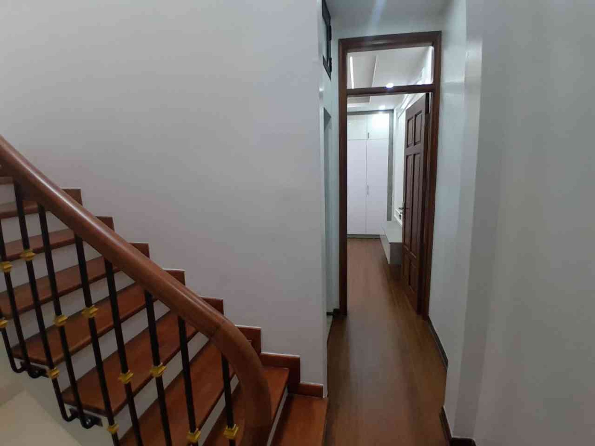 Bán nhà Hòa Bình 7 - diện tích 43m2 4 tầng - Căn nhà đẹp trong ngõ - giá 8,98 tỷ