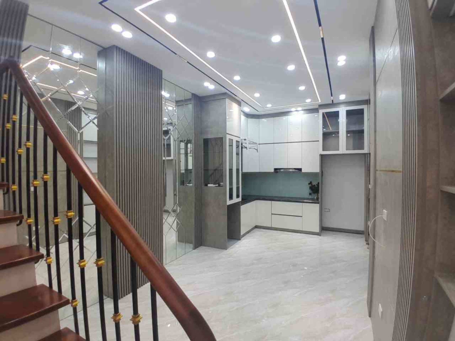 Bán nhà Hòa Bình 7 - diện tích 43m2 4 tầng - Căn nhà đẹp trong ngõ - giá 8,98 tỷ
