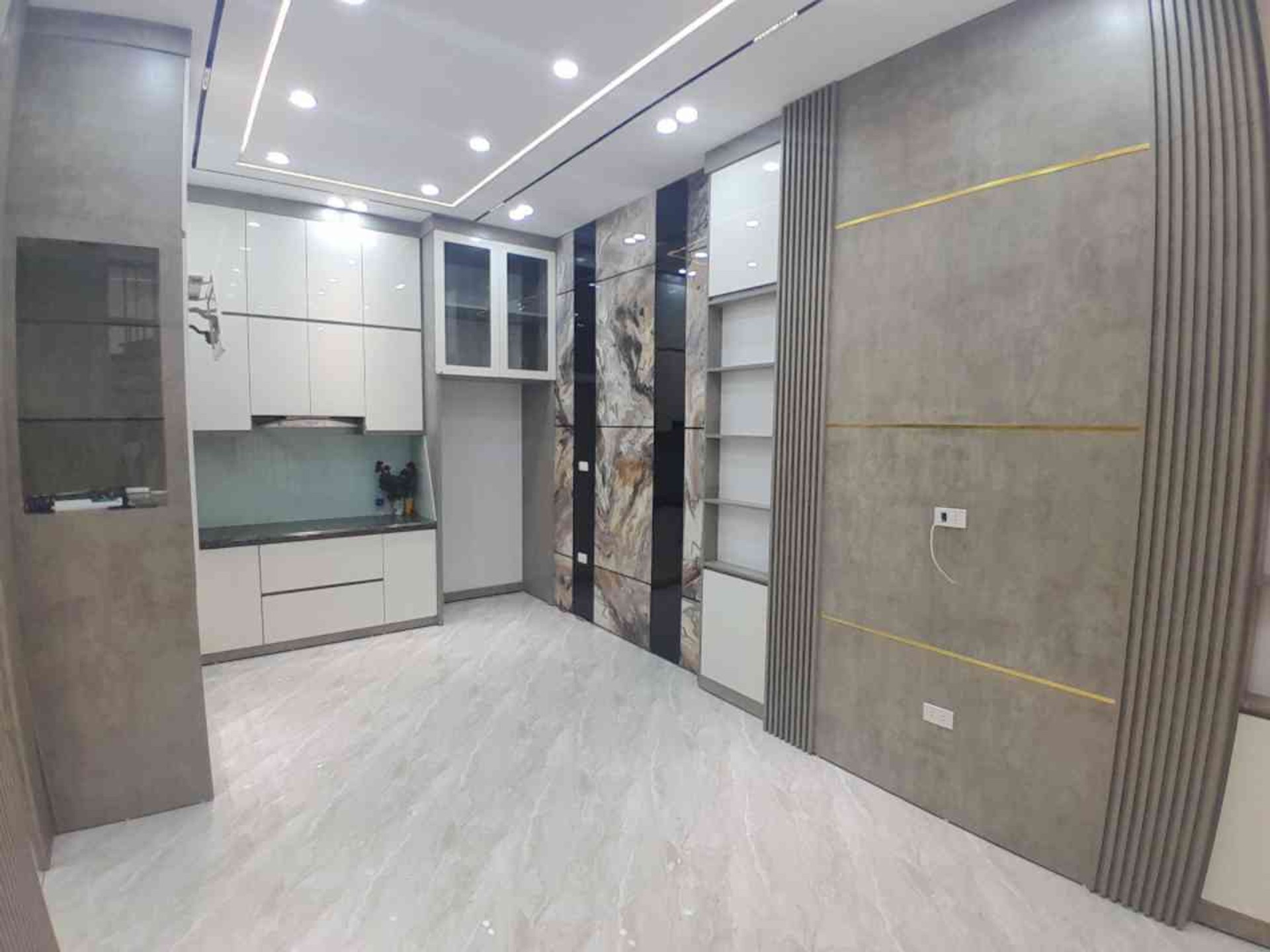 Bán nhà Hòa Bình 7 - diện tích 43m2 4 tầng - Căn nhà đẹp trong ngõ - giá 8,98 tỷ