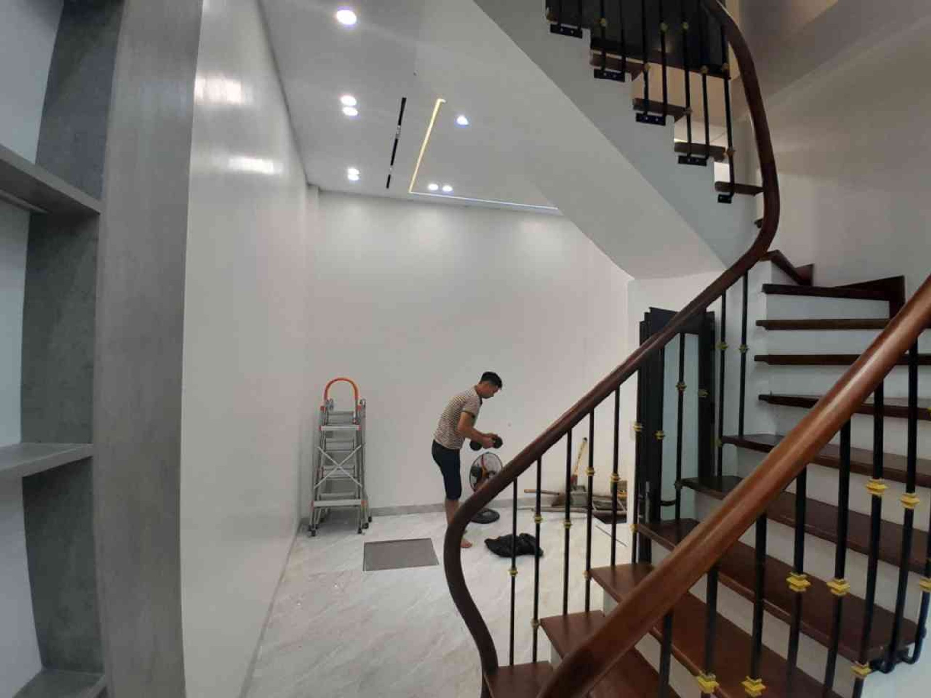 Bán nhà Hòa Bình 7 - diện tích 43m2 4 tầng - Căn nhà đẹp trong ngõ - giá 8,98 tỷ