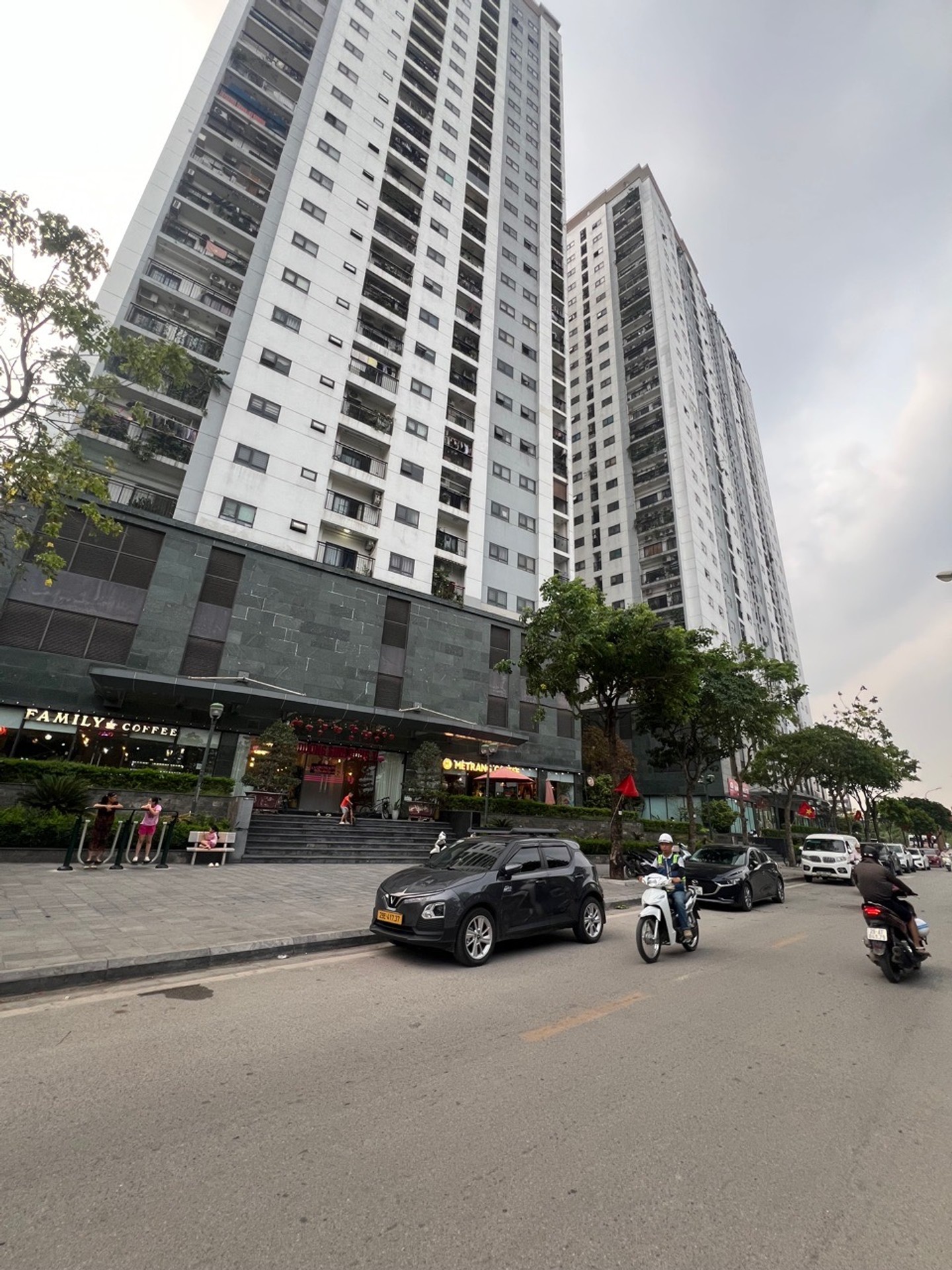 Bán nhà Hưng Thịnh - diện tích 52m2 20 tầng - Lô góc, nhiều tiện ích - giá 4,2 tỷ