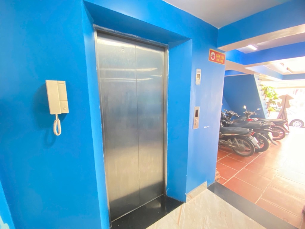 Bán nhà Minh Khai - diện tích 51.7m2 6 tầng - Lô góc 2 mặt thoáng - giá 39 tỷ