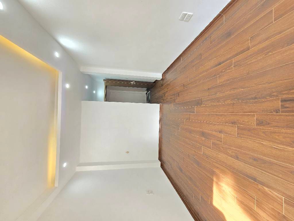 Bán nhà Định Công - diện tích 40m2 5 tầng - Ô tô đỗ cửa - giá 10,5 tỷ