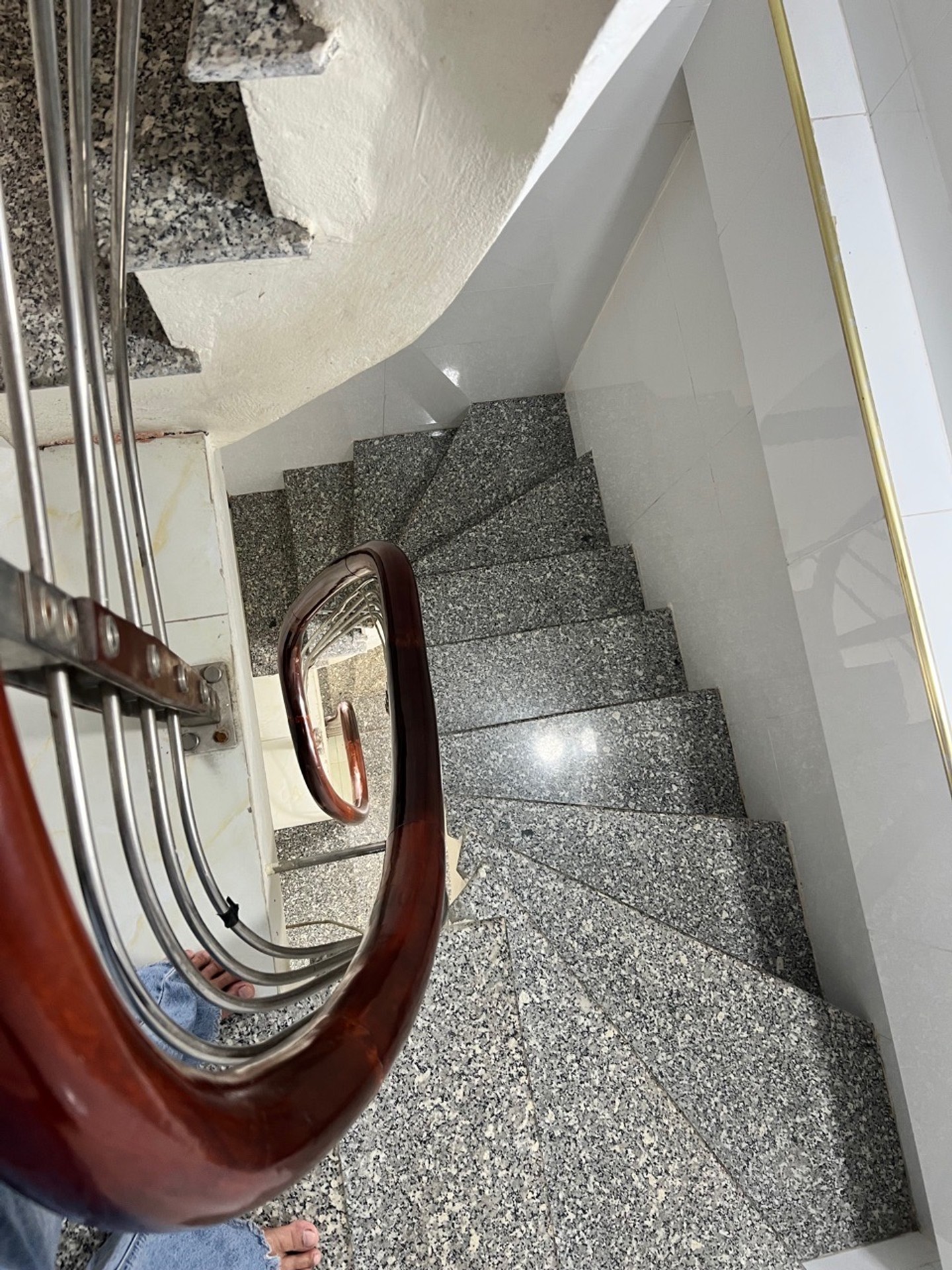 Bán nhà Tam Trinh - diện tích 25m2 4 tầng - ngõ 3 gác, cửa nhà SH quay đầu - giá 6,5 tỷ