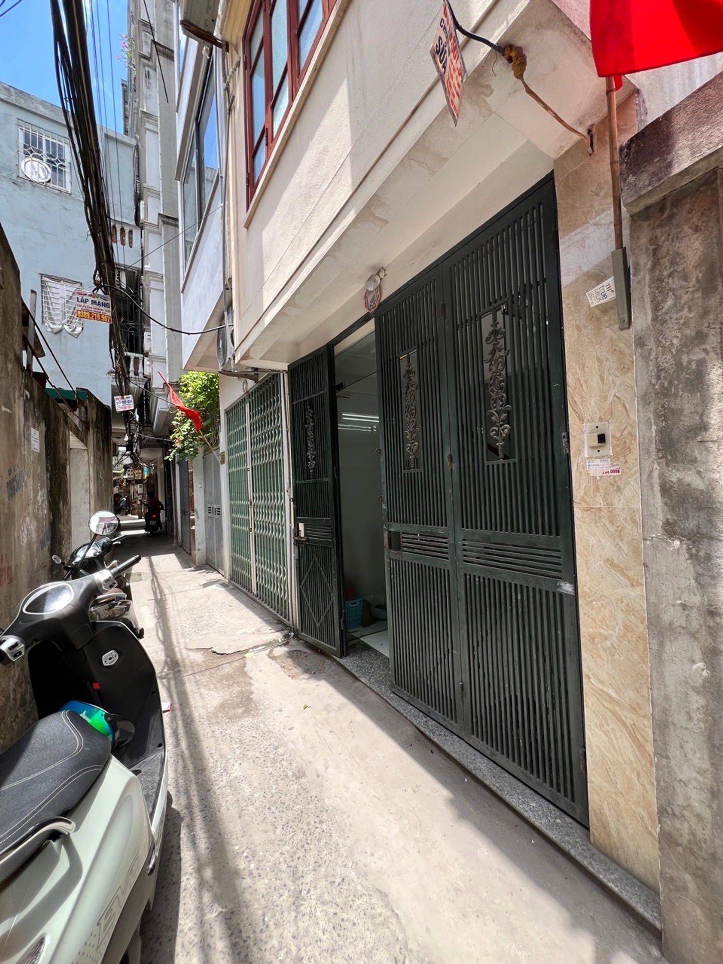 Bán nhà Tam Trinh - diện tích 25m2 4 tầng - ngõ 3 gác, cửa nhà SH quay đầu - giá 6,5 tỷ