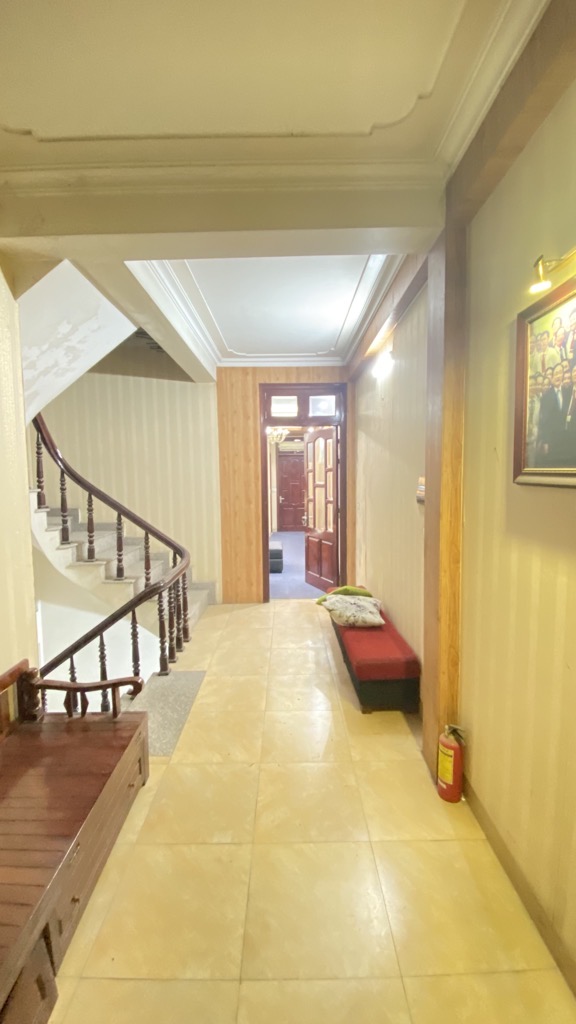 Bán nhà Bùi Huy Bích - diện tích 80m2 4 tầng - Ô tô tránh - giá 32 tỷ