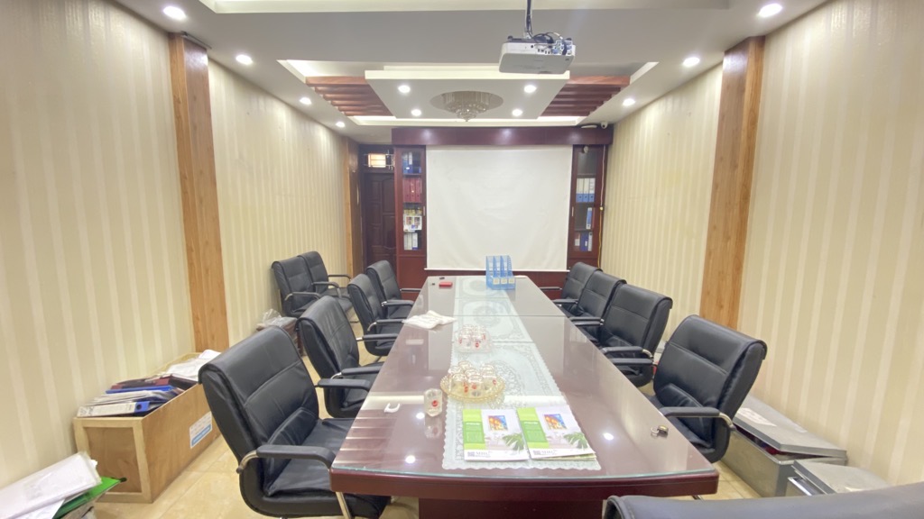 Bán nhà Bùi Huy Bích - diện tích 80m2 4 tầng - Ô tô tránh - giá 32 tỷ