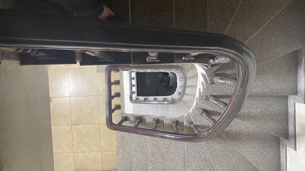 Bán nhà Bùi Huy Bích - diện tích 80m2 4 tầng - Ô tô tránh - giá 32 tỷ