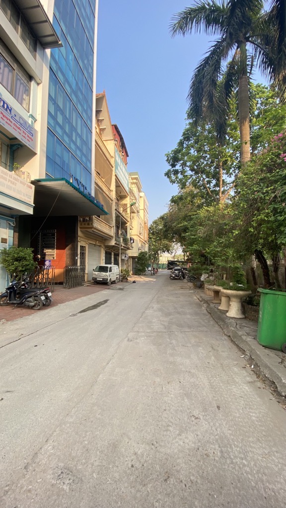 Bán nhà Bùi Huy Bích - diện tích 80m2 4 tầng - Ô tô tránh - giá 32 tỷ