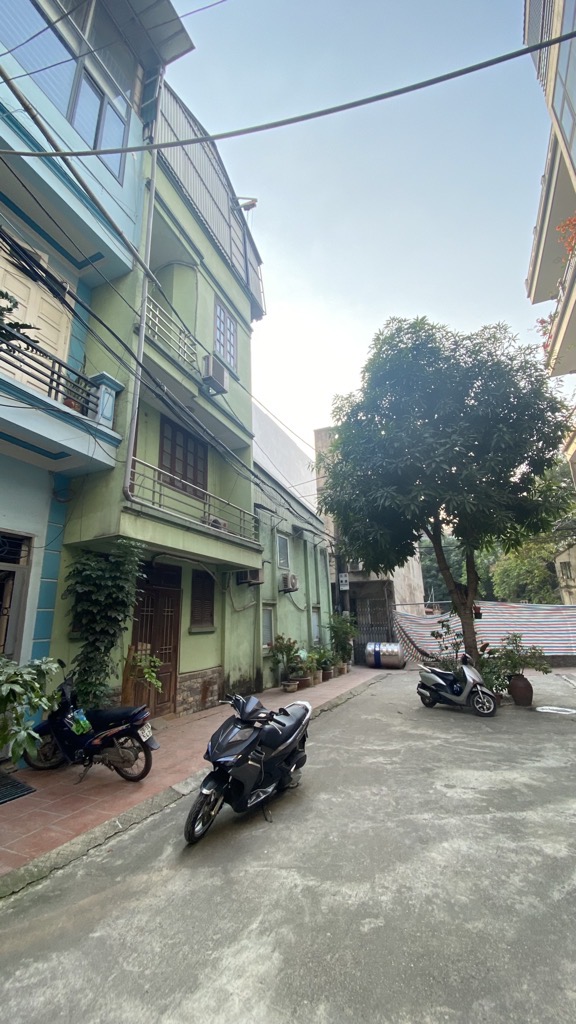 Bán nhà Bùi Huy Bích - diện tích 80m2 4 tầng - Ô tô tránh - giá 32 tỷ