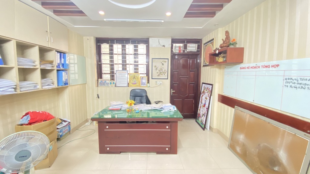 Bán nhà Bùi Huy Bích - diện tích 80m2 4 tầng - Ô tô tránh - giá 32 tỷ