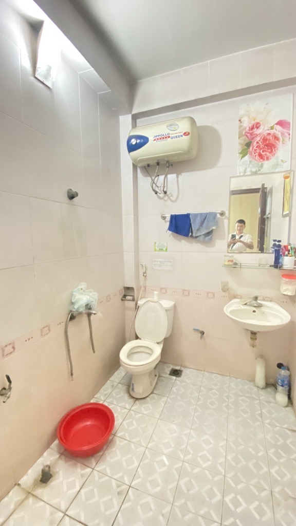 Bán nhà Bùi Huy Bích - diện tích 80m2 4 tầng - Ô tô tránh - giá 32 tỷ