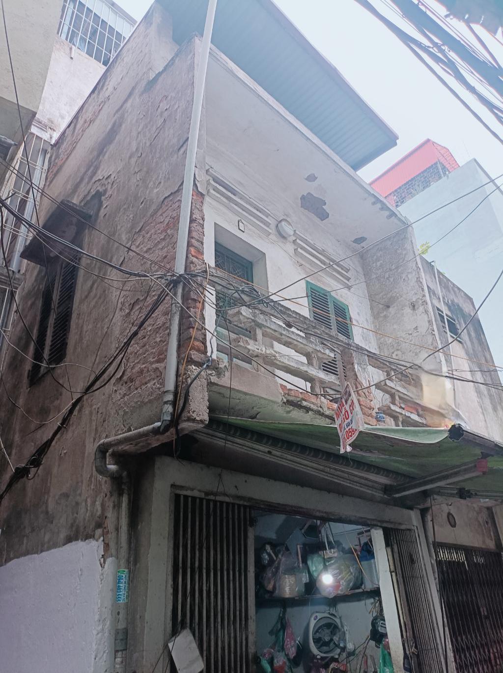 Bán nhà Nguyễn Cao - diện tích 8m2 2 tầng - Lô góc - giá 3 tỷ
