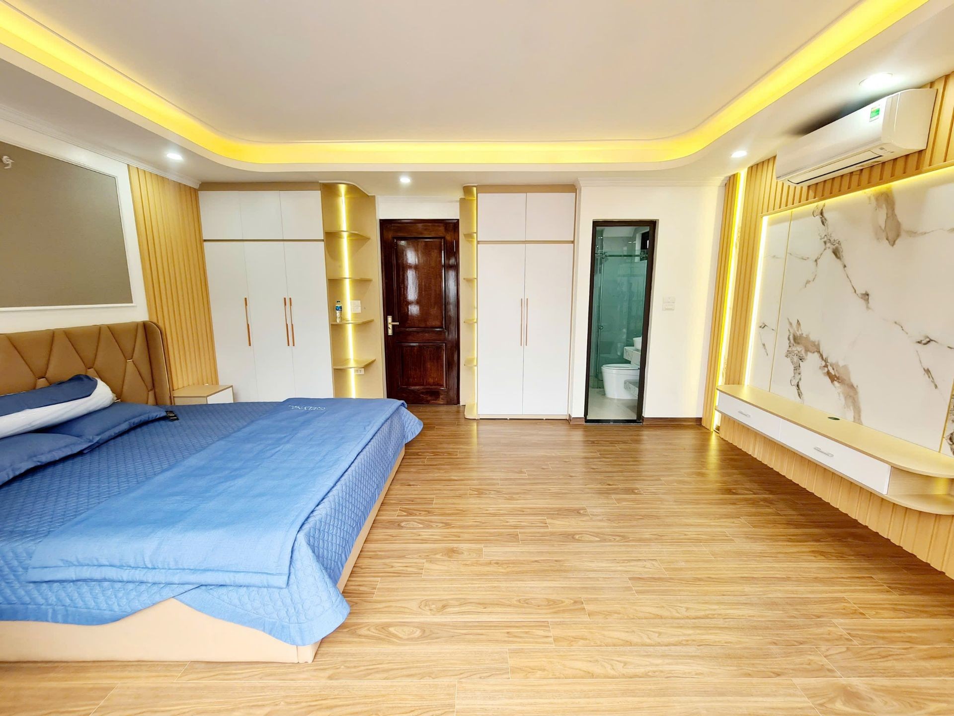 Bán nhà Minh Khai - diện tích 37m2 6 tầng - Lô góc - giá 18,3 tỷ