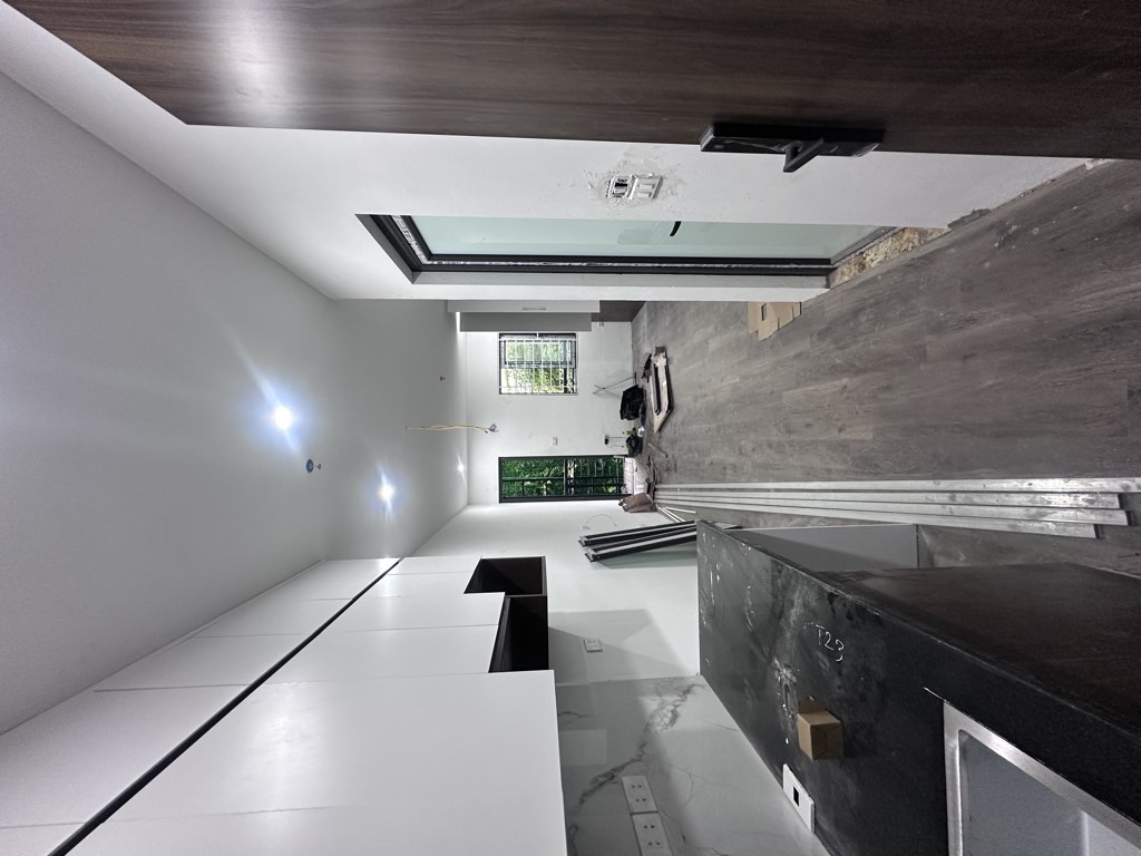 Bán nhà Ngõ Lan Bá - diện tích 130m2 8 tầng - Thoáng trước, sau - giá 40 tỷ