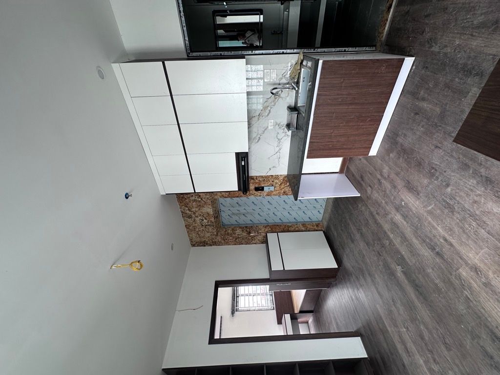 Bán nhà Ngõ Lan Bá - diện tích 130m2 8 tầng - Thoáng trước, sau - giá 40 tỷ