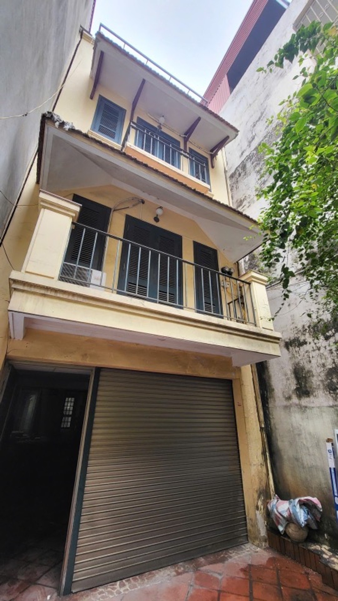 Bán nhà Lê Trọng Tấn - diện tích 138m2 3 tầng - Ô tô tránh vào nhà - giá 40 tỷ