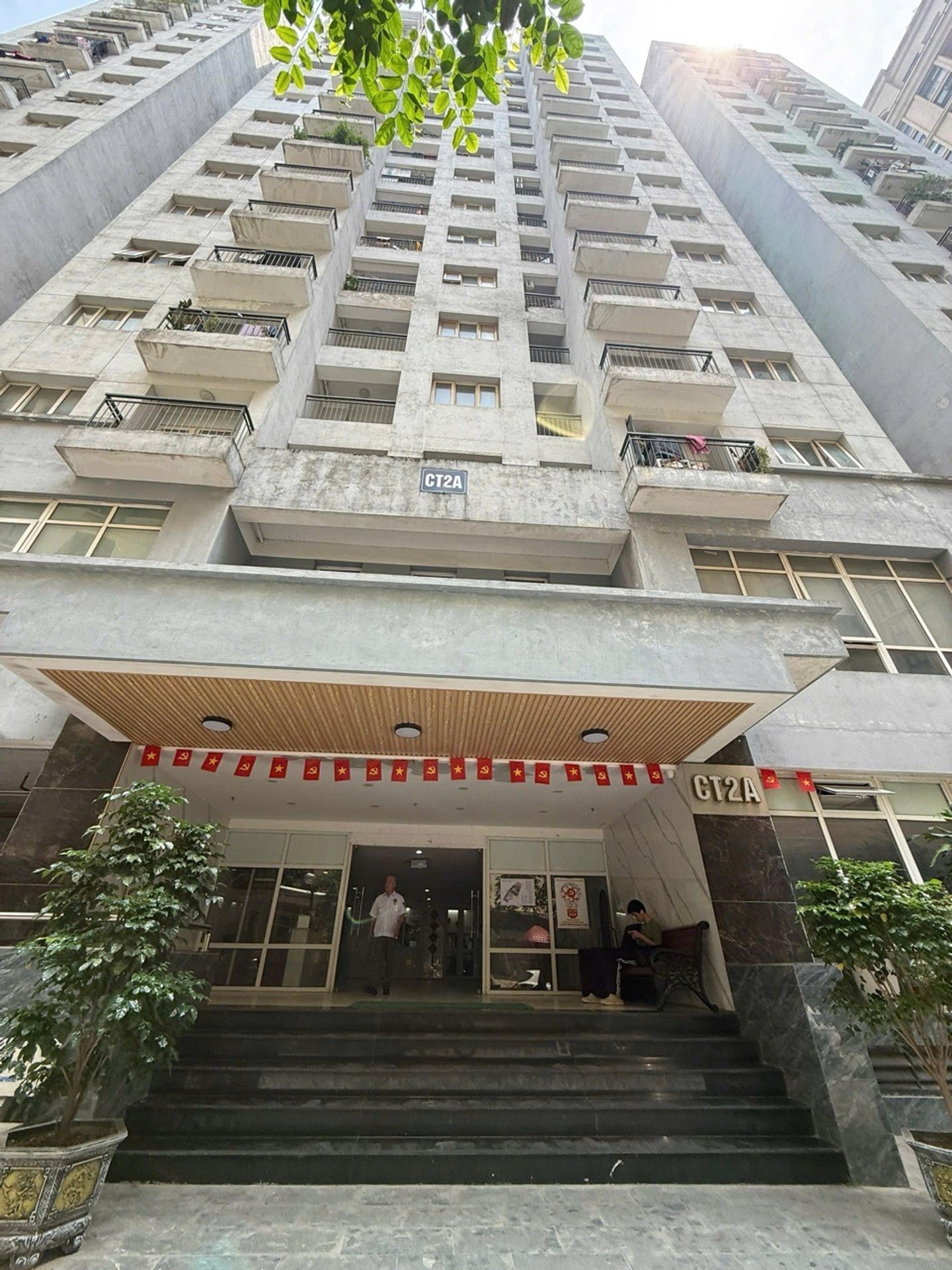 Bán nhà Hoàng Cầu - diện tích 55m2 10 tầng - Nhà đẹp hiếm có - giá 5,9 tỷ