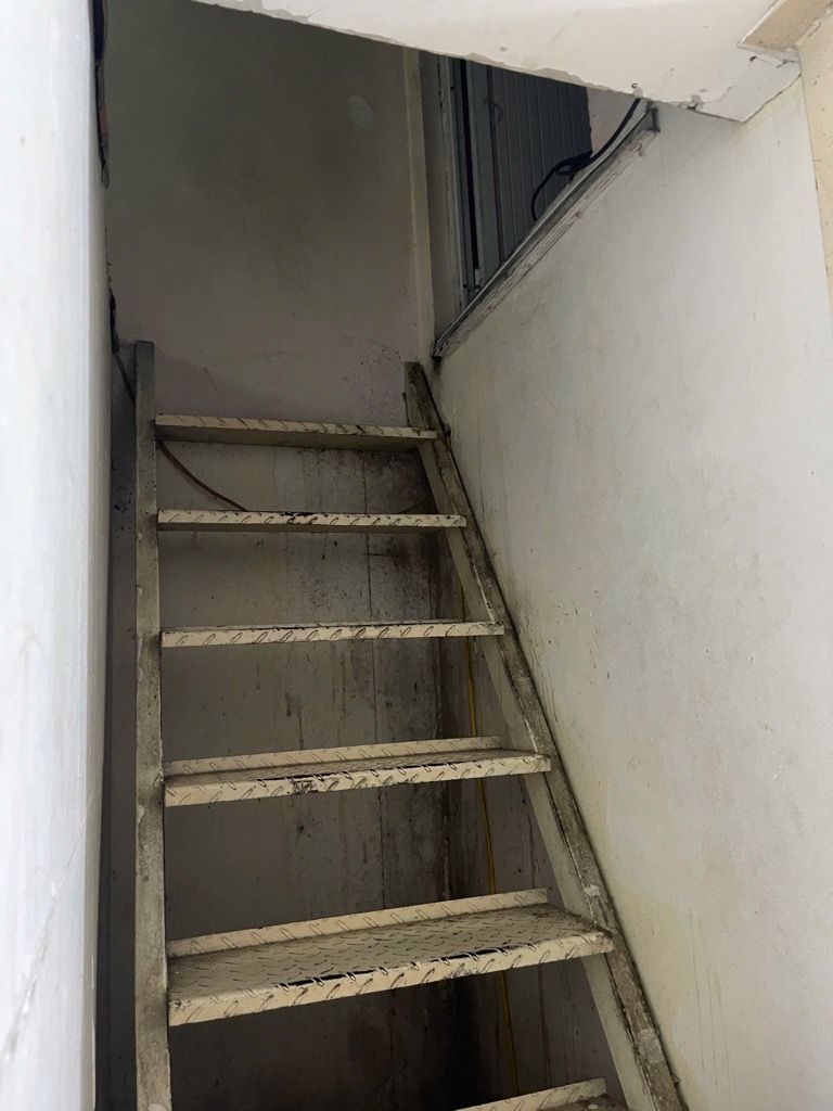 Bán nhà Nguyễn Khoái - diện tích 52m2 1 tầng - LÔ GÓC - Ô TÔ VÀO NHÀ - giá 3,5 tỷ