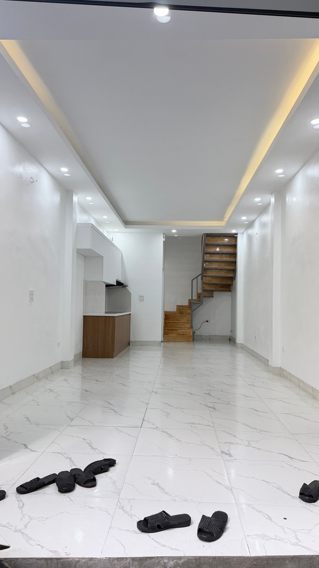 Bán nhà Giải Phóng - diện tích 36m2 2 tầng - Nhà sổ chung, ngõ thông - giá 4,3 tỷ