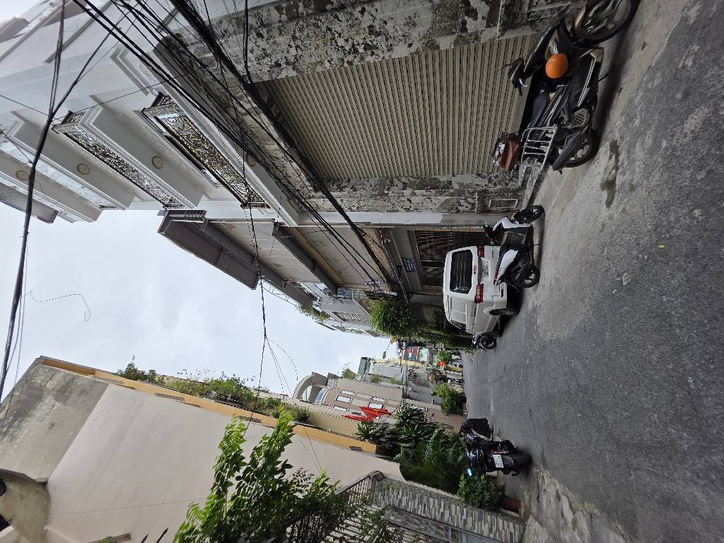 Bán nhà Yên Lạc - diện tích 51m2 7 tầng - Lô góc - giá 28 tỷ