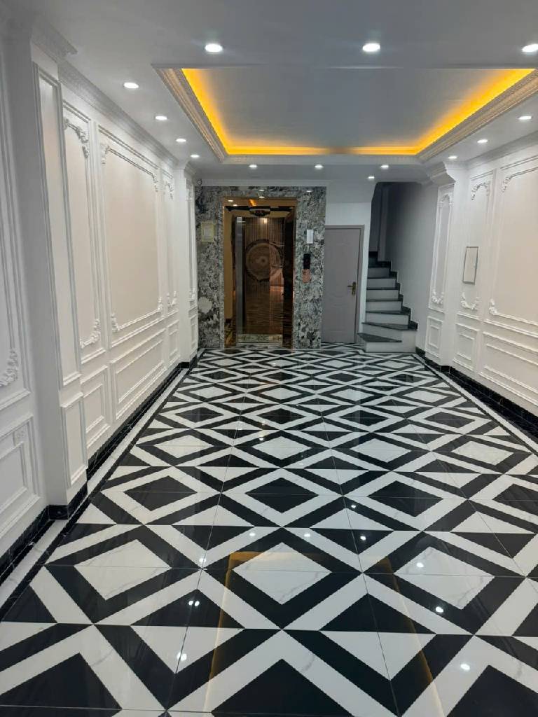 Bán nhà Yên Lạc - diện tích 51m2 7 tầng - Lô góc - giá 28 tỷ