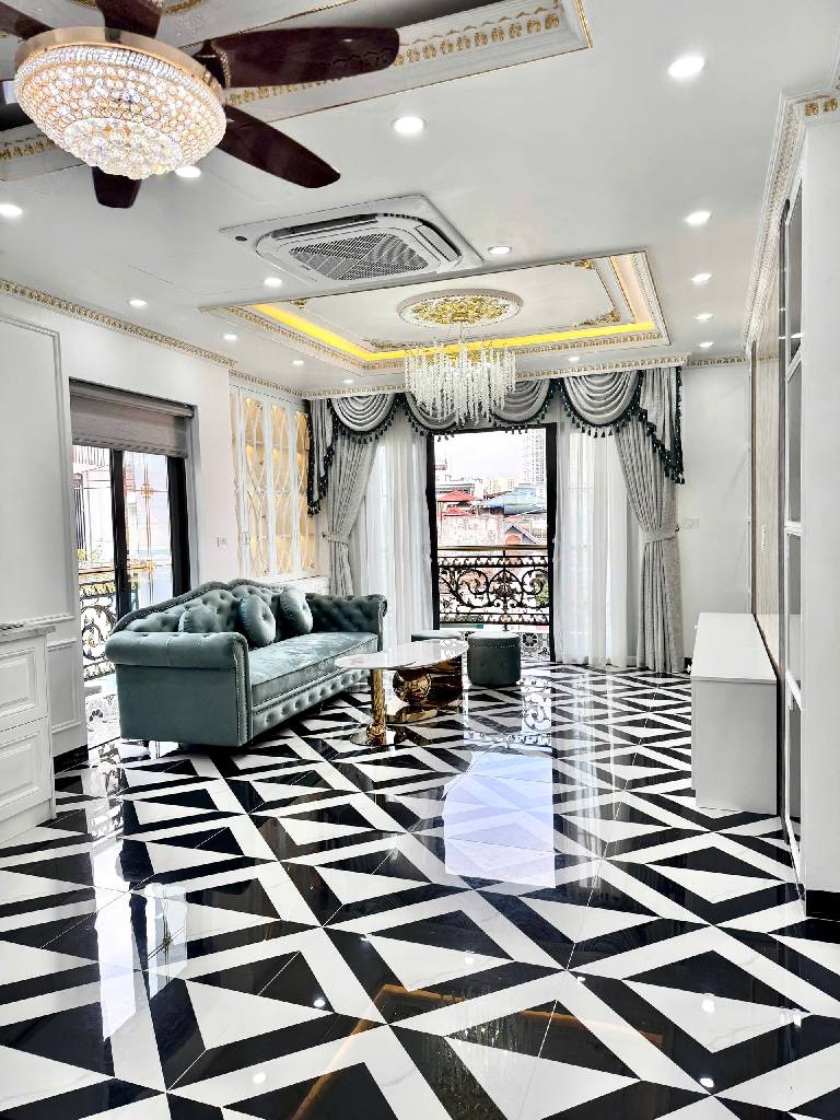 Bán nhà Yên Lạc - diện tích 51m2 7 tầng - Lô góc - giá 28 tỷ