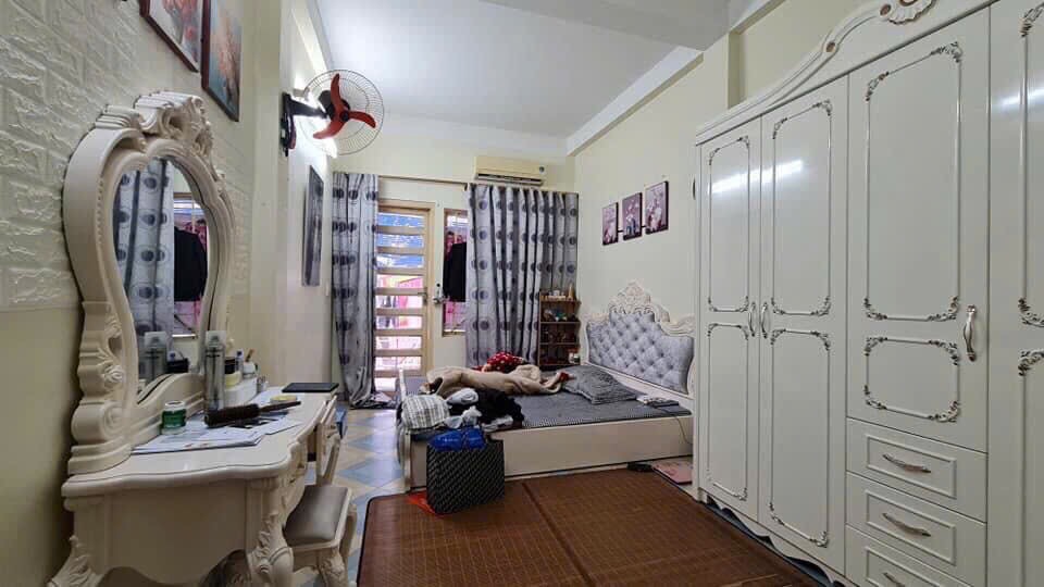 Bán nhà Định Công Thượng - diện tích 53m2 4 tầng - ô tô tránh - giá 10,4 tỷ