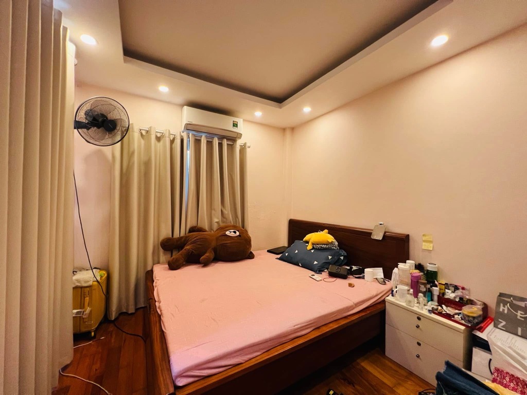 Bán nhà Nguyễn Khoái - diện tích 225m2 3 tầng - Mặt ngõ ô tô - giá 36 tỷ