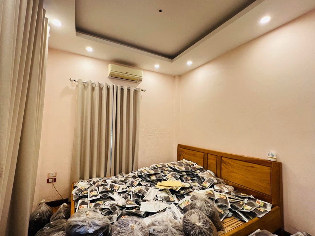 Bán nhà Nguyễn Khoái - diện tích 225m2 3 tầng - Mặt ngõ ô tô - giá 36 tỷ