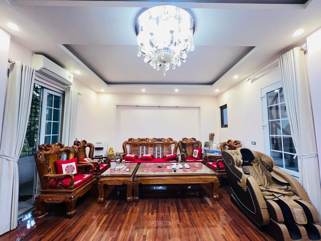 Bán nhà Nguyễn Khoái - diện tích 225m2 3 tầng - Mặt ngõ ô tô - giá 36 tỷ