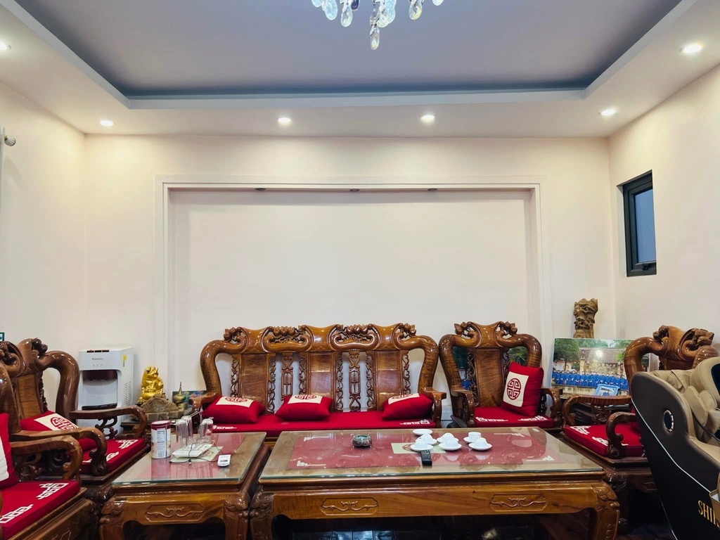 Bán nhà Nguyễn Khoái - diện tích 225m2 3 tầng - Mặt ngõ ô tô - giá 36 tỷ