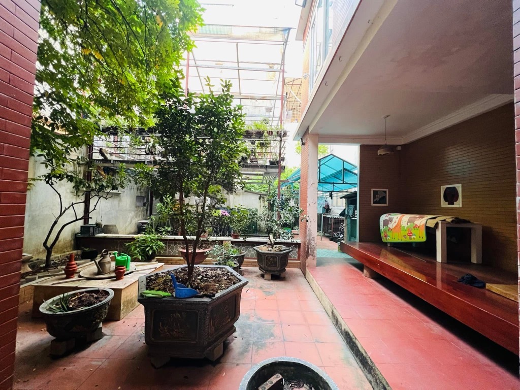 Bán nhà Nguyễn Khoái - diện tích 225m2 3 tầng - Mặt ngõ ô tô - giá 36 tỷ