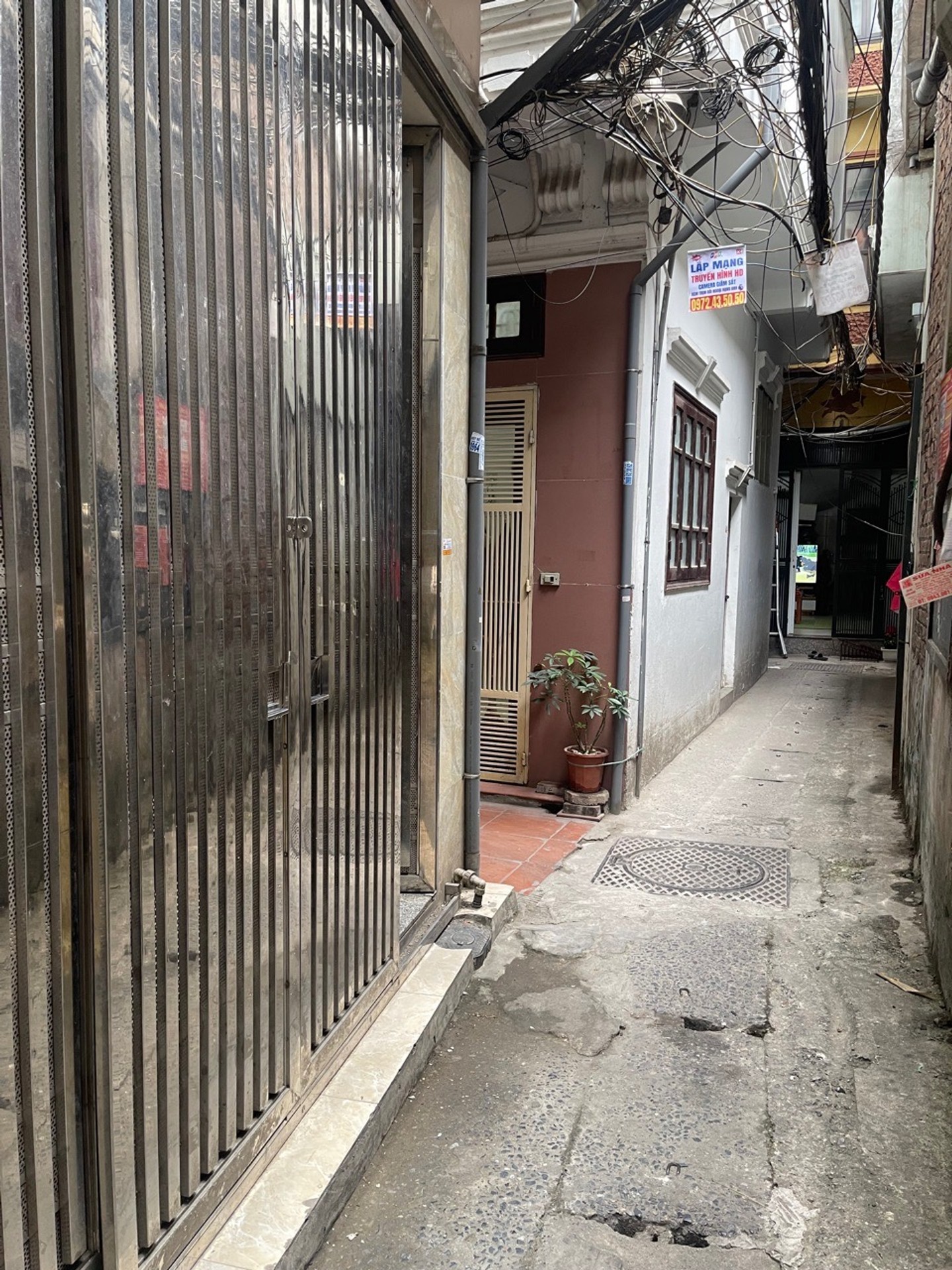Bán nhà Hòa Bình - diện tích 20m2 4 tầng - Nhà dân xây chắc chắn - giá 5,7 tỷ