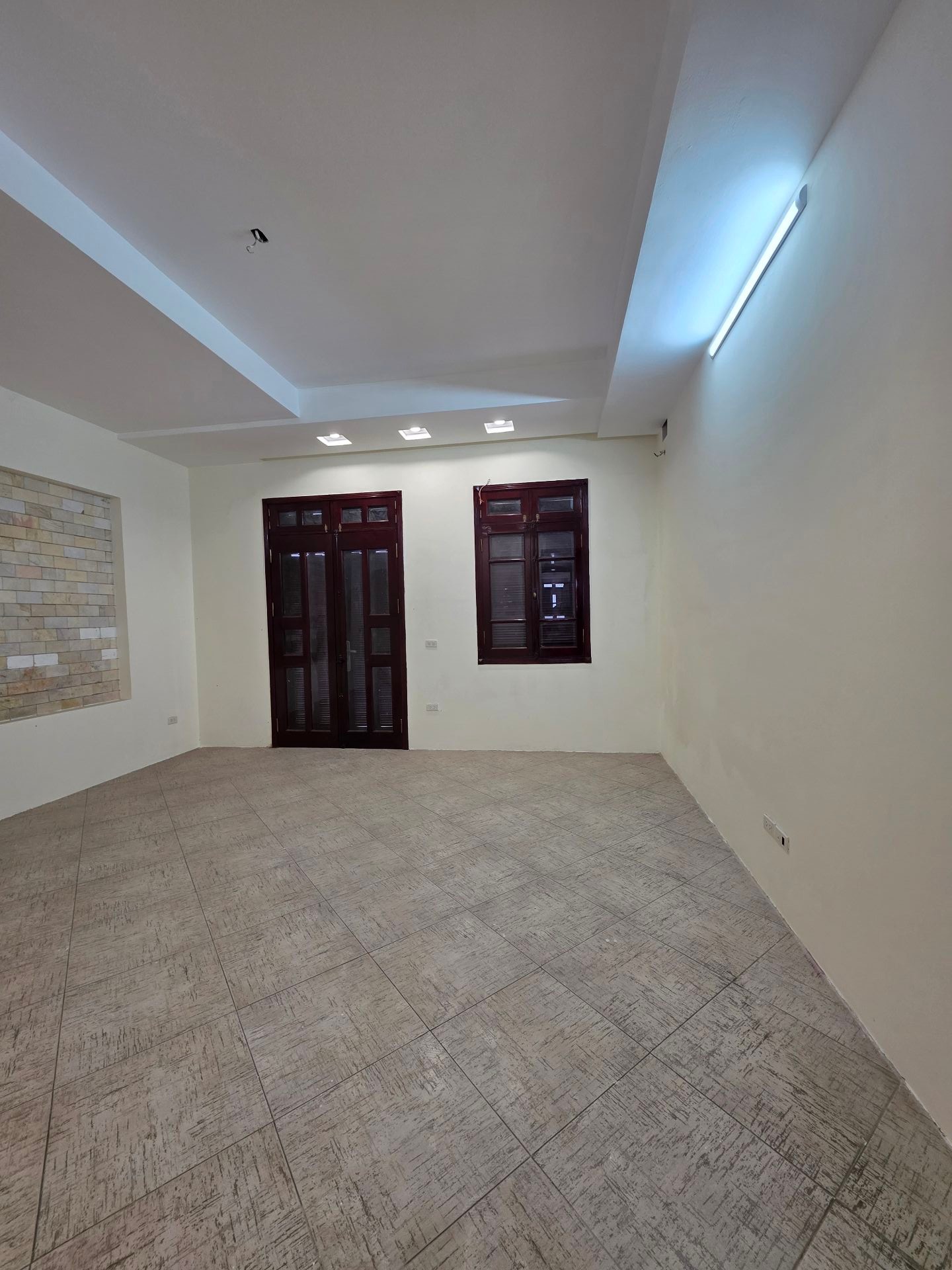 Bán nhà Kim Giang - diện tích 280m2 5 tầng - Ngõ 2 ô tô tránh - giá 115 tỷ