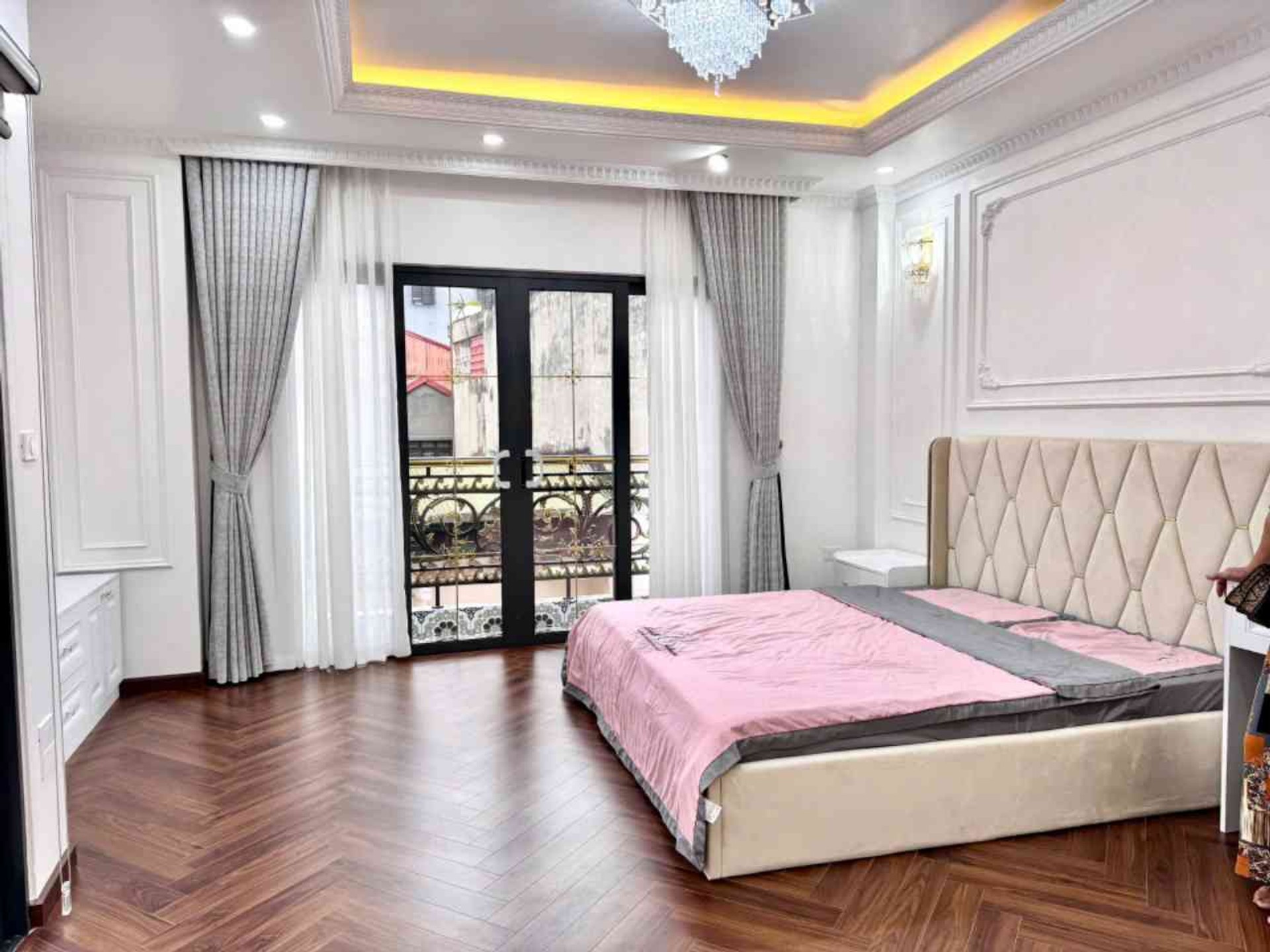 Bán nhà Yên Lạc - diện tích 51m2 7 tầng - Lô góc hiếm - giá 26,5 tỷ