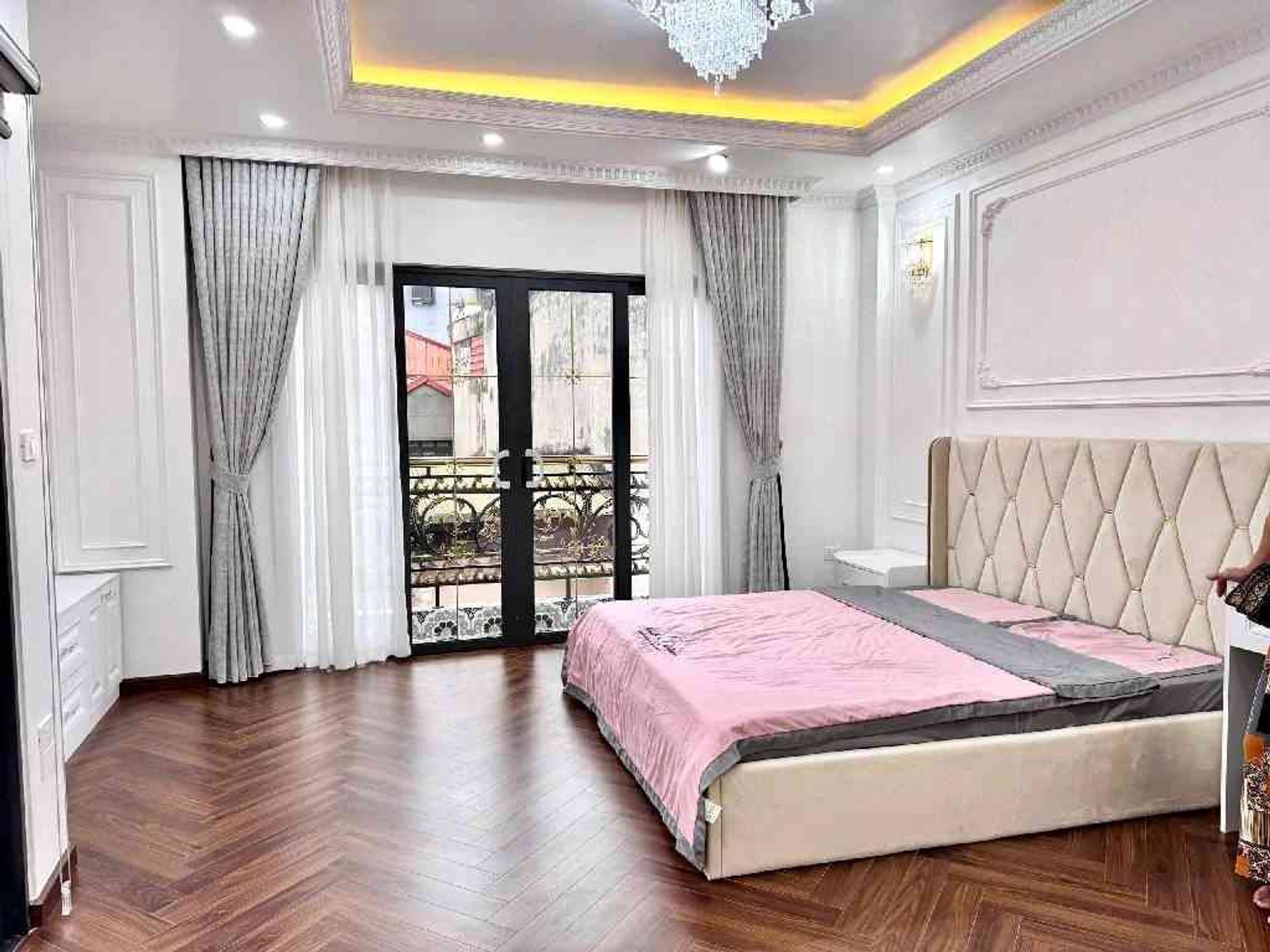 Bán nhà Yên Lạc - diện tích 51m2 7 tầng - Lô góc hiếm - giá 26,5 tỷ