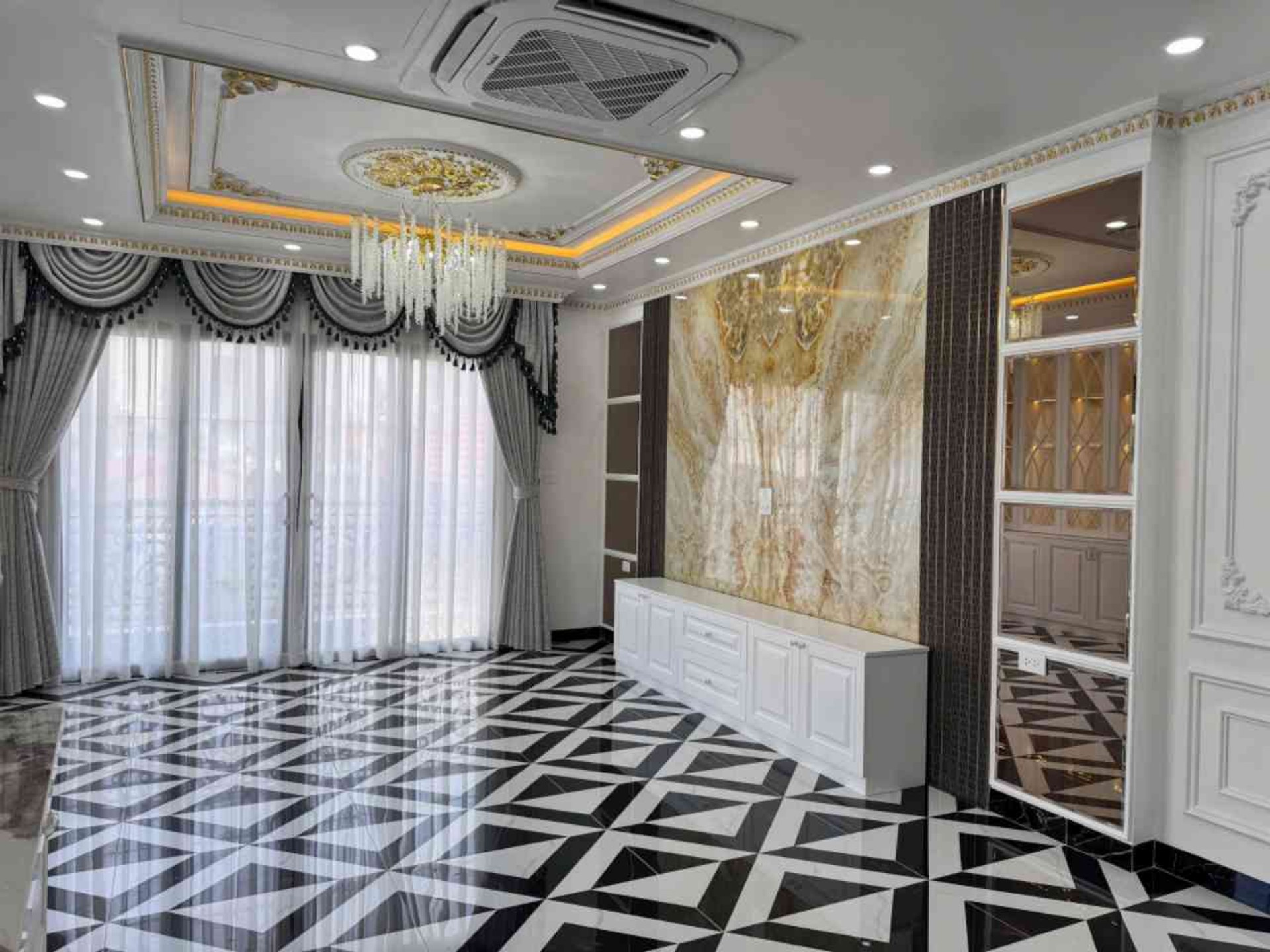 Bán nhà Yên Lạc - diện tích 51m2 7 tầng - Lô góc hiếm - giá 26,5 tỷ