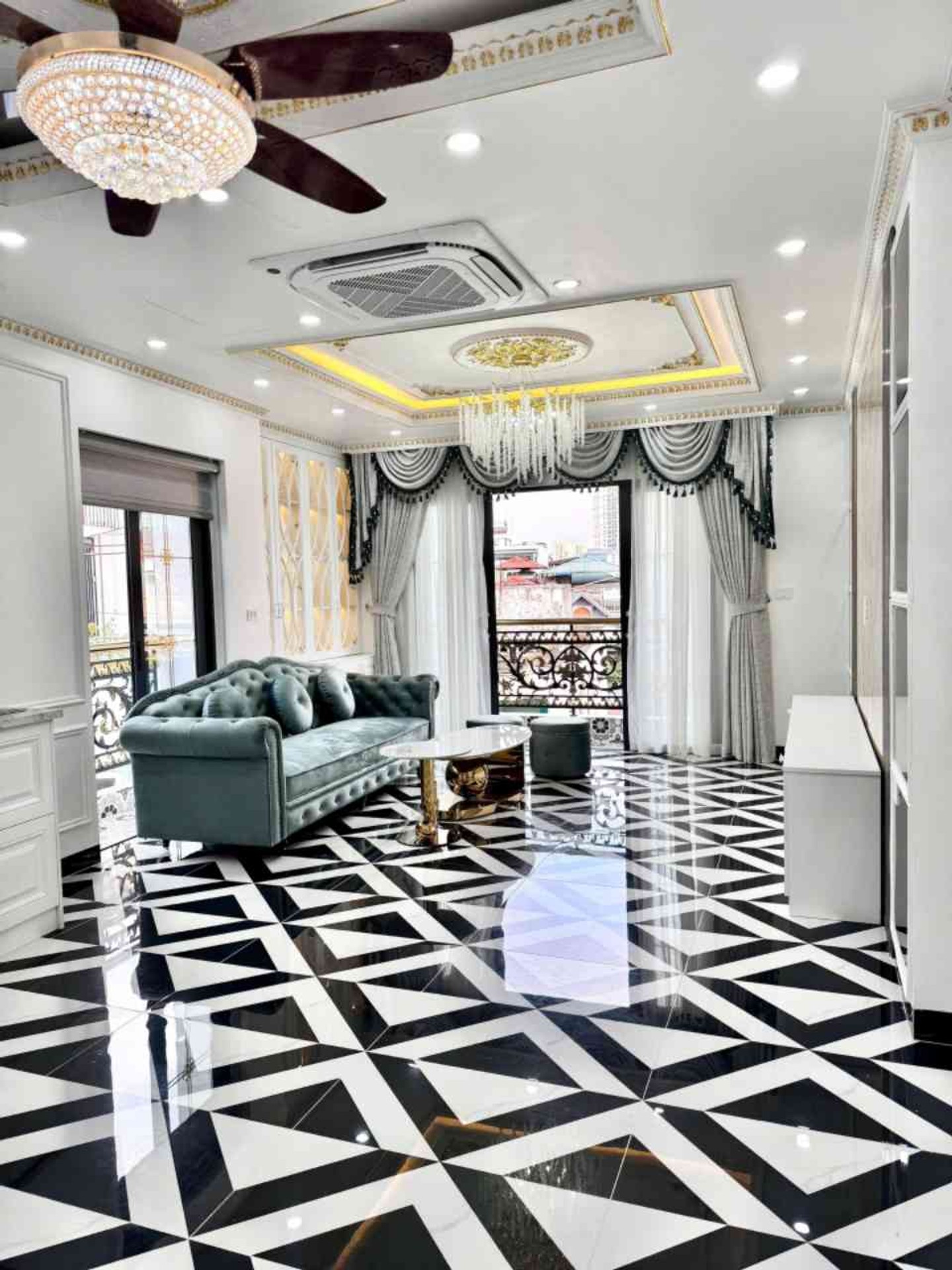 Bán nhà Yên Lạc - diện tích 51m2 7 tầng - Lô góc hiếm - giá 26,5 tỷ
