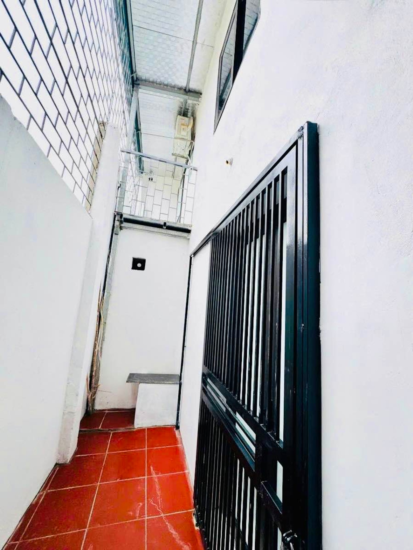 Bán nhà Tân Khai - diện tích 39m2 2 tầng - ÔTÔ ĐỖ CỔNG - giá 2,5 tỷ