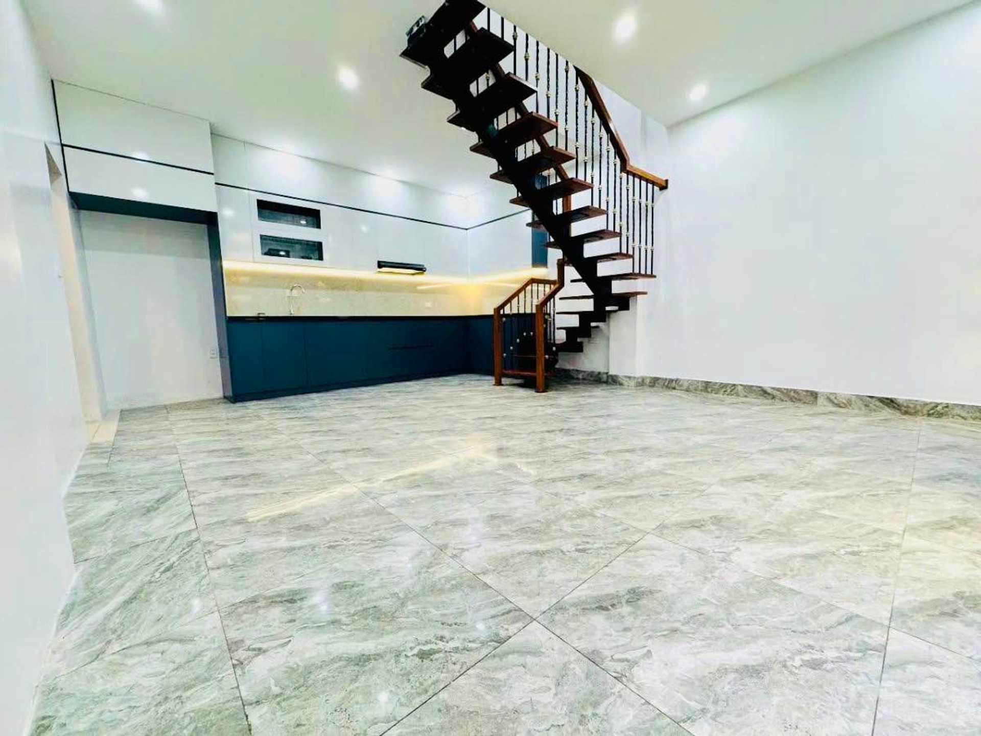 Bán nhà Tân Khai - diện tích 39m2 2 tầng - ÔTÔ ĐỖ CỔNG - giá 2,5 tỷ