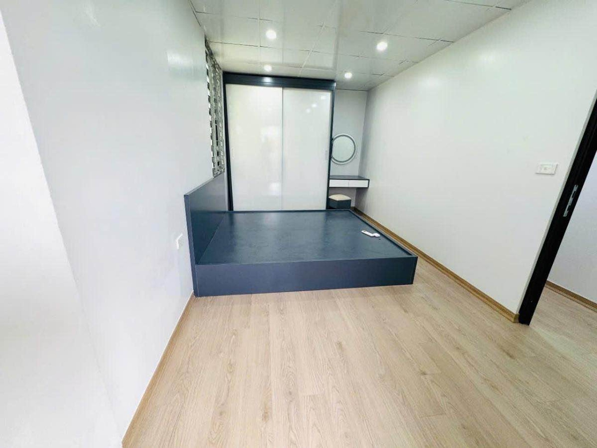 Bán nhà Tân Khai - diện tích 39m2 2 tầng - ÔTÔ ĐỖ CỔNG - giá 2,5 tỷ