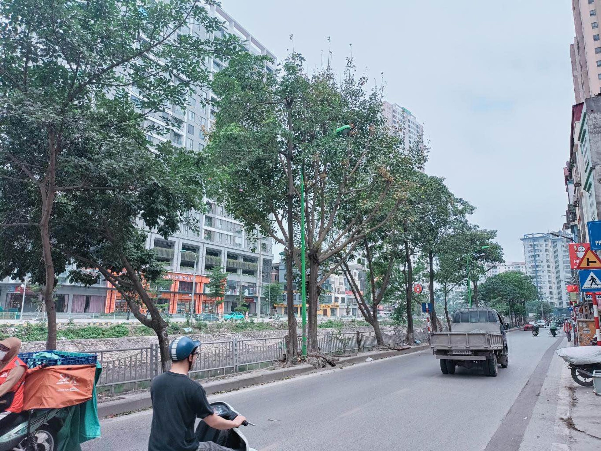 Bán nhà Trịnh Đình Cửu - diện tích 116m2 1 tầng - Nhà ở ngõ, gần mặt phố - giá 6,3 tỷ