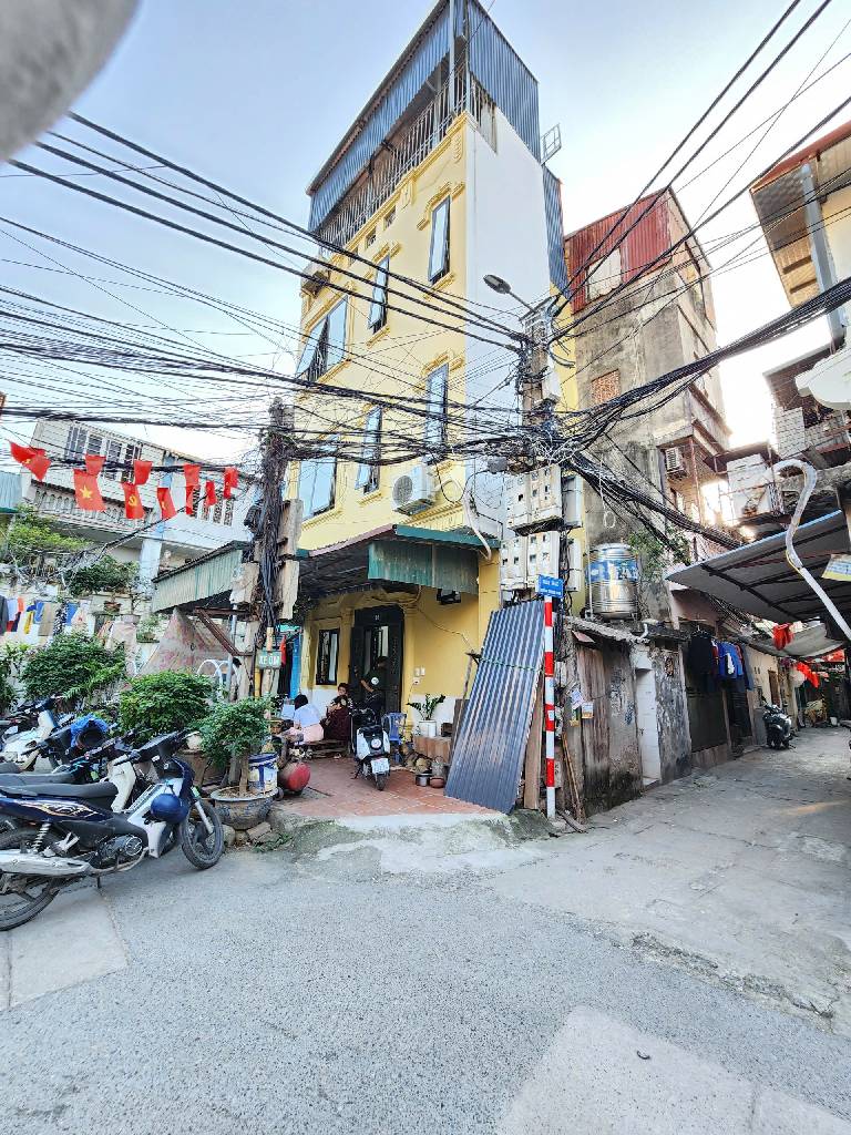 Bán nhà Trương Định - diện tích 24m2 4 tầng - Nhà đẹp ngõ thông - giá 4,85 tỷ