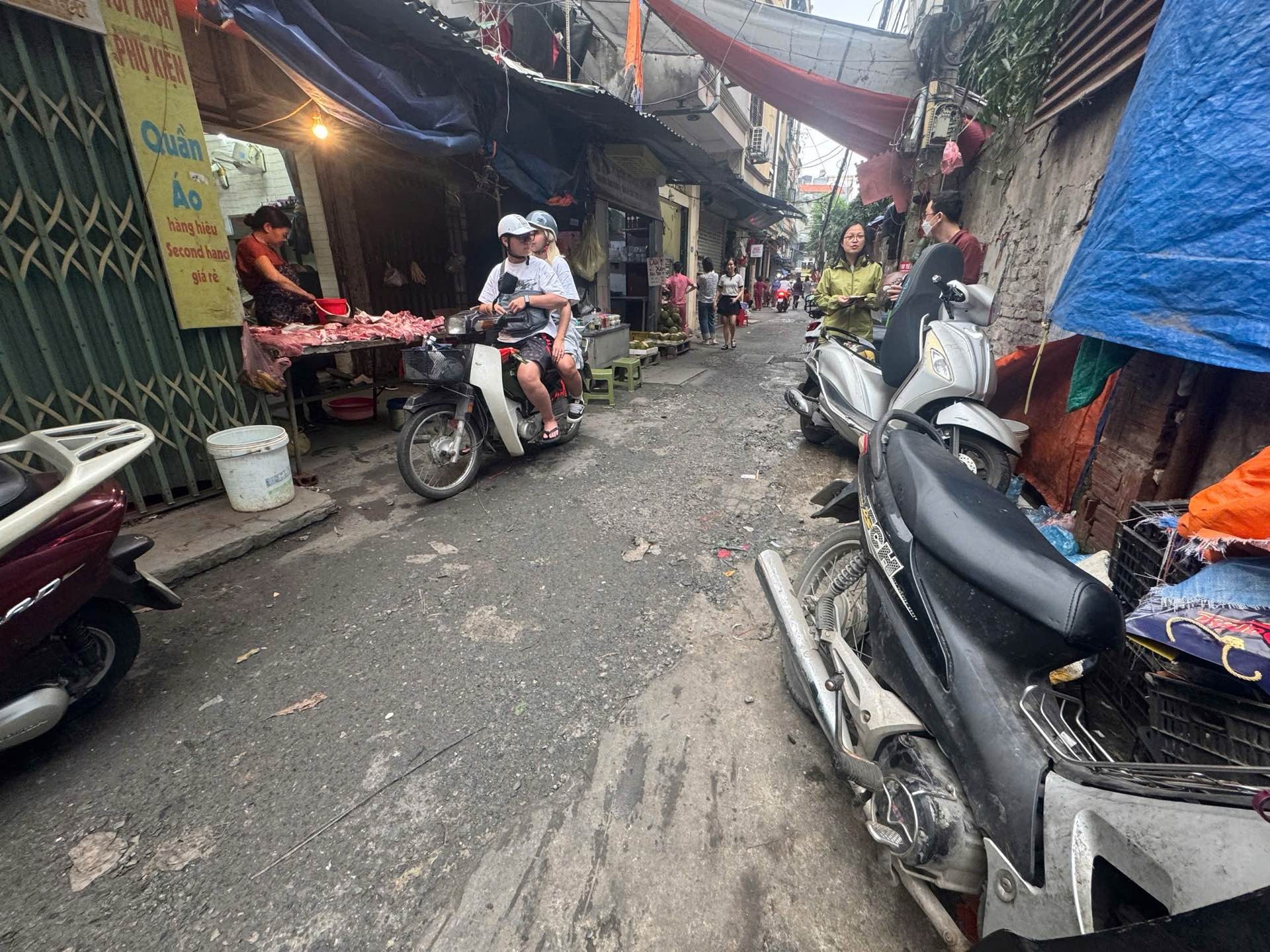 Bán nhà Quan Nhân - diện tích 123m2 1 tầng - Mặt ngõ ô tô thông kinh doanh - giá 32,5 tỷ