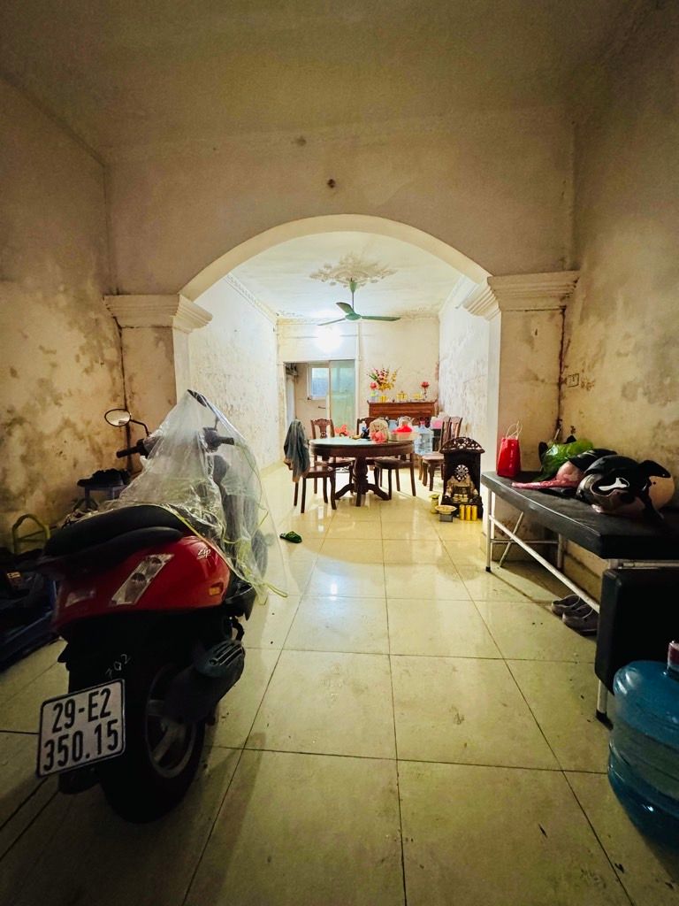 Bán nhà Thái Thịnh - diện tích 39m2 3 tầng - Bán đất tặng nhà - giá 10,2 tỷ