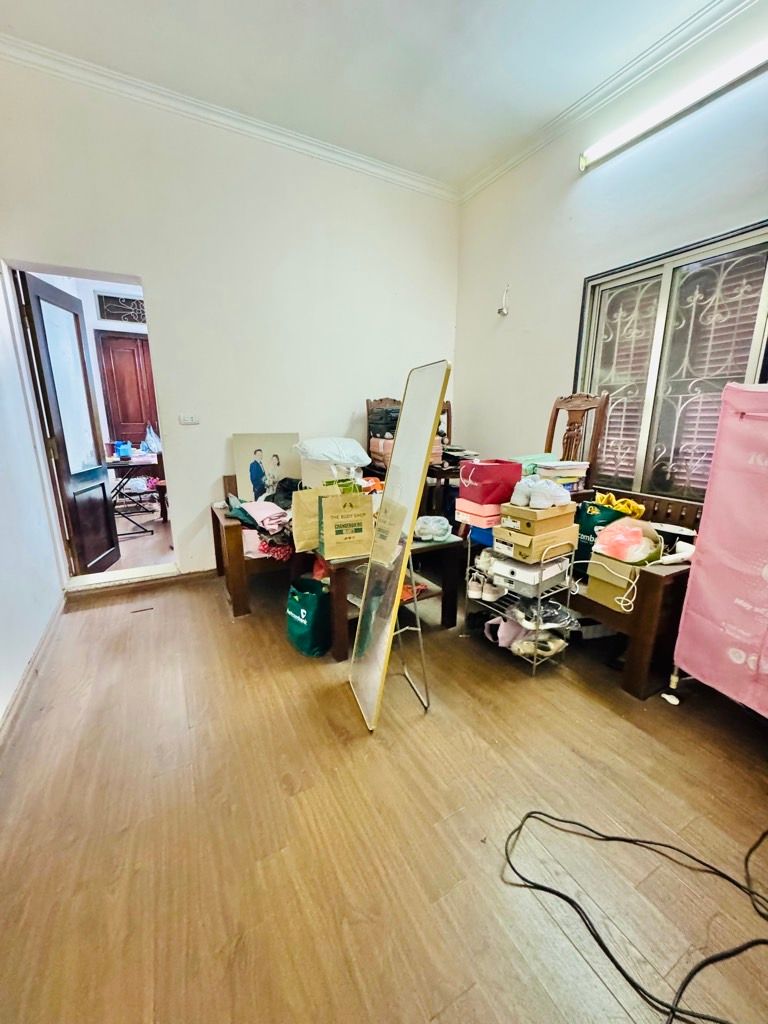 Bán nhà Thái Thịnh - diện tích 39m2 3 tầng - Bán đất tặng nhà - giá 10,2 tỷ